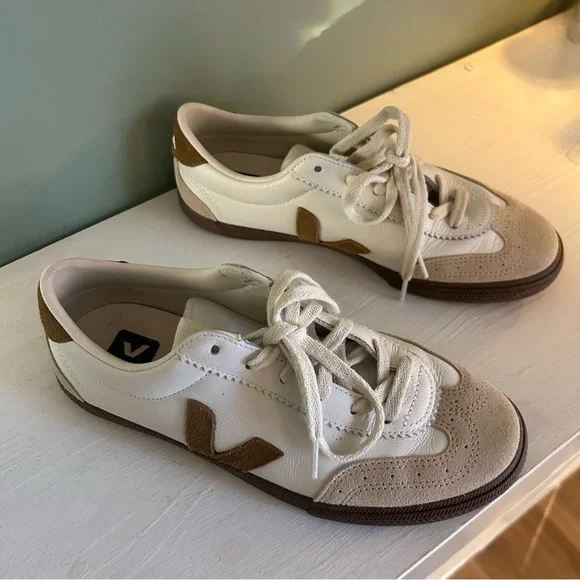 Veja Volley Sneakers Size 8 Cream and Tan Sneakers - Picture 5 of 8